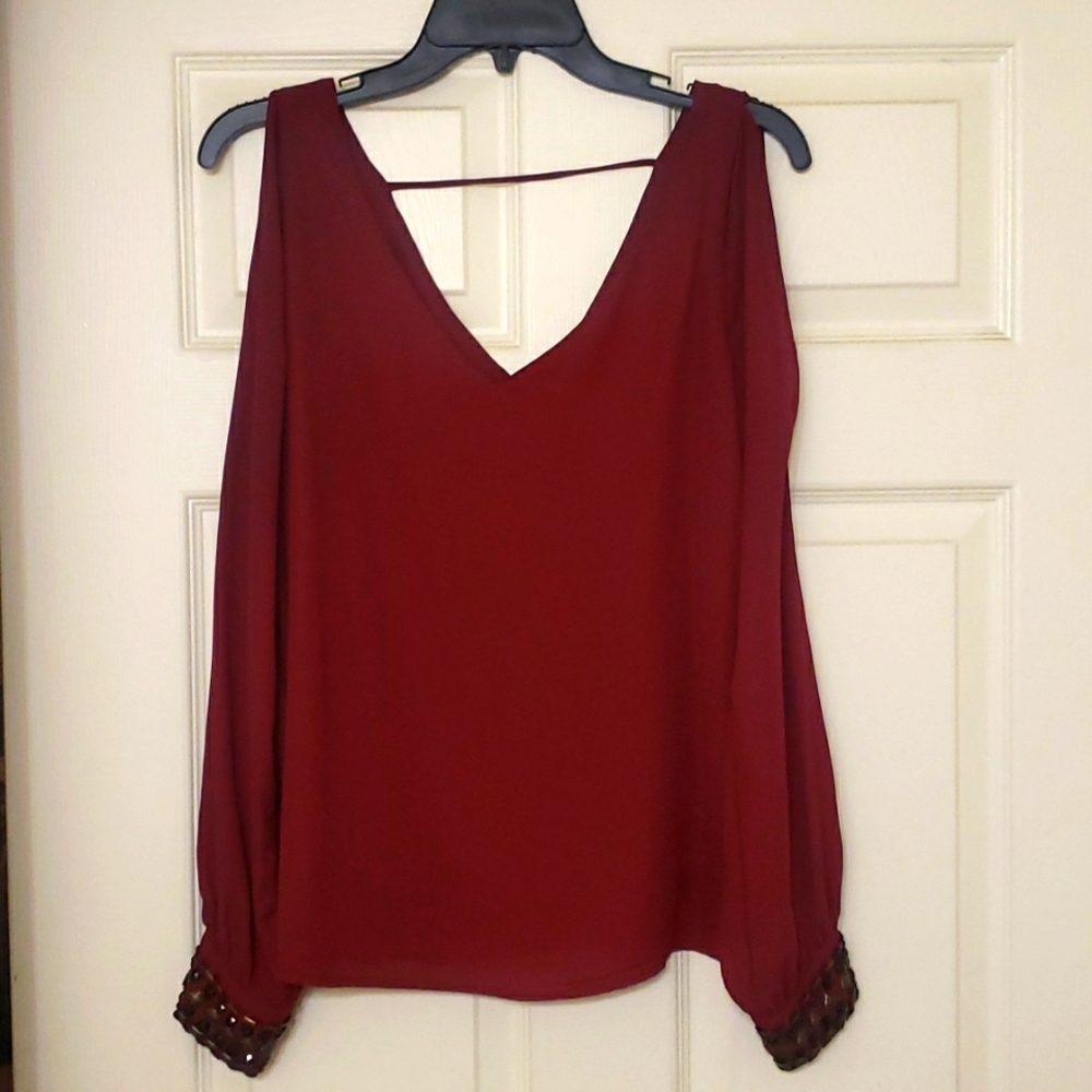 HI FALL!!!😍🤩 FRANCESCA Burgundy Open Sleeve Rhine Stone Cuffed Blouse